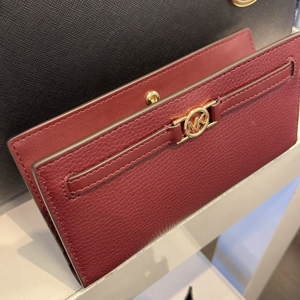 Michael Kors Reed Large Bifold Pebbled Leather Snap Wallet Card Case 
Oxblood - Picture 3 of 16